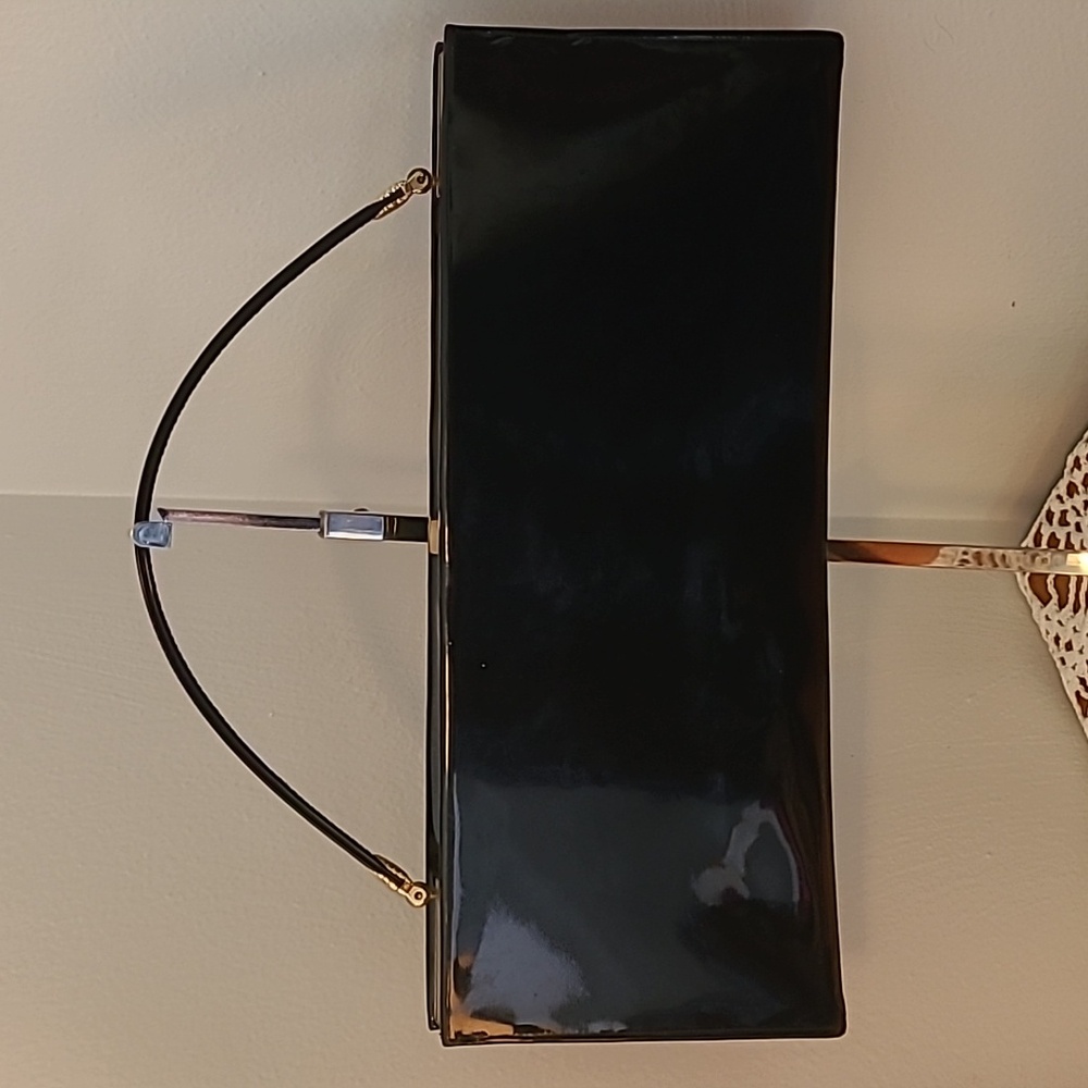 Vintage 50's Jackie O Style Black Patent Clutch/ Wrist Bag w/ Moveable Strap - Picture 3 of 13